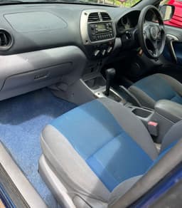 Vignette de TOYOTA RAV4 A VENDRE 6