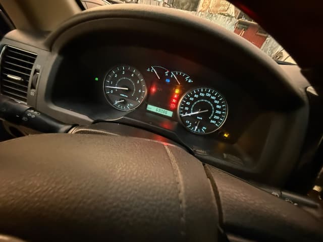 TOYOTA LAND CRUISE VXR MODIFIER SANS PLAQUE in Kinshasa Petrol Toyota 67.000 VXR V8 Automatic sale – Reliable vehicle avai...