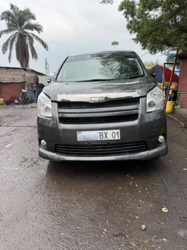 TOYOTA NOAH 3 TOUT NEUF à BANDALUNGWA NOAH  12000 Toyota Automatic Petrol sale – Véhicule fiable disponible