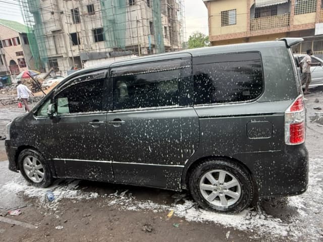 TOYOTA NOAH 3 TOUT NEUF in BANDALUNGWA Petrol Toyota 12000 NOAH  Automatic sale – Reliable vehicle available