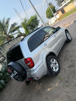 Vignette de TOYOTA RAV4 A VENDRE 2