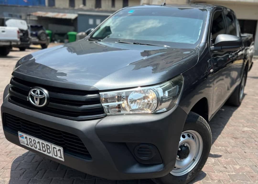 TOYOTA HILUX 2018 A VENDRE à Kinshasa Diesel Toyota 20000 TOYOTA HILUX A VENDRE  Manual  sale – Véhicule fiable disponible