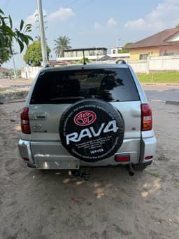 Vignette de TOYOTA RAV4 A VENDRE 5