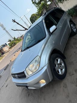 Vignette de TOYOTA RAV4 A VENDRE 8