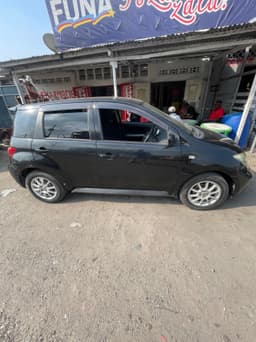 Vignette de TOYOTA IST AVEC PLAQUE RÉCENTE À VENDRE À KINSHASA 8