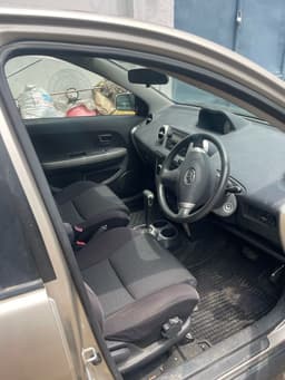 Vignette de TOYOTA IST SANS PLAQUE A VENDRE A KINSHASA 5