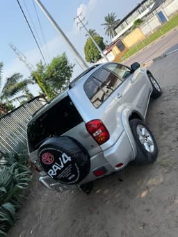 Vignette de TOYOTA RAV4 A VENDRE 4
