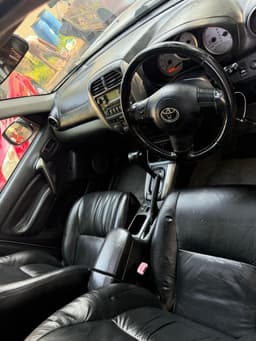 Vignette de TOYOTA RAV4 A VENDRE 7
