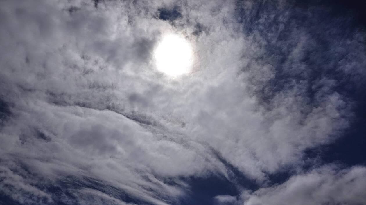 Saint-Denis : une journée partagée entre soleil matinal et bruines de l'après-midi ce 1er mai 2026 article de nouvelles so...