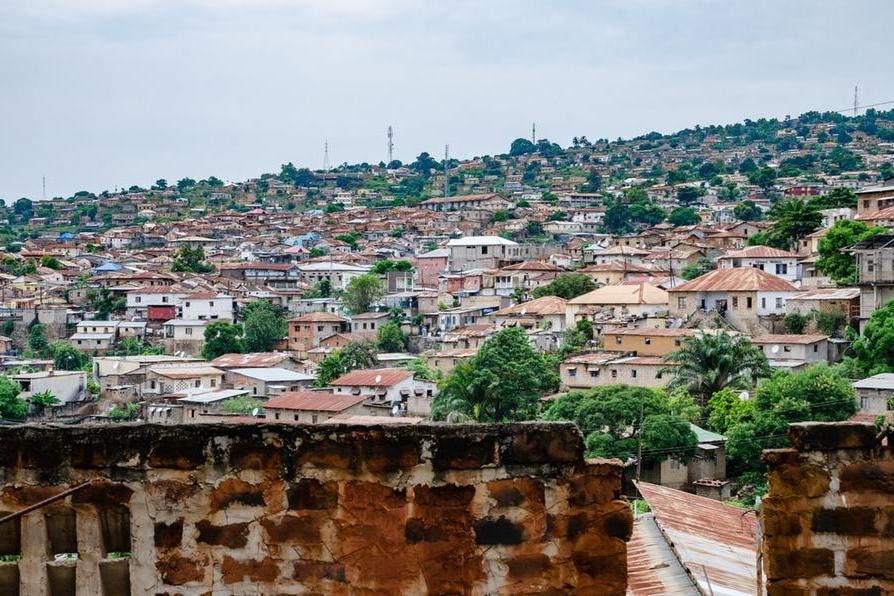 La Banque centrale du Congo interdit l'usage du dollar : une révolution monétaire en marche article de nouvelles economy –...
