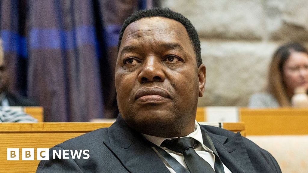 Afrique du Sud : Abandon des poursuites contre le chef de la police suspendu Fannie Masemola article de nouvelles etranger...