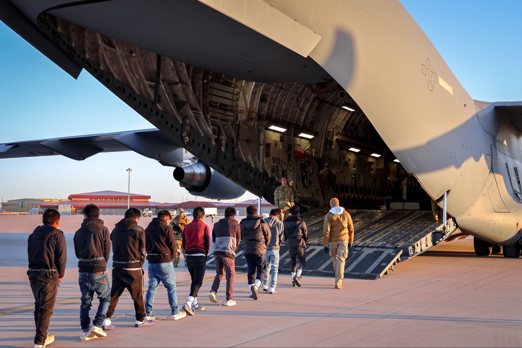 Washington expulse vers la RDC 15 migrants latino-américains protégés par la justice article de nouvelles etranger – Derni...