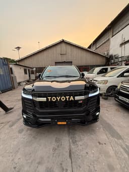 Vignette de TOYOTA LAND CRUISE VXR MODIFIER SANS PLAQUE 7