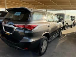 Vignette de TOYOTA FORTUNER SANS PLAQUE 2024 A VENDRE A KINSHASA 5