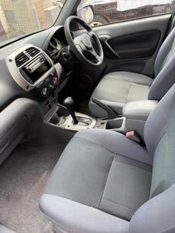 Vignette de TOYOTA RAV4 INTERMÉDIAIRE A VENDRE A KINSHASA 8