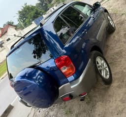 Vignette de TOYOTA RAV4 INTERMÉDIAIRE A VENDRE A KINSHASA 5