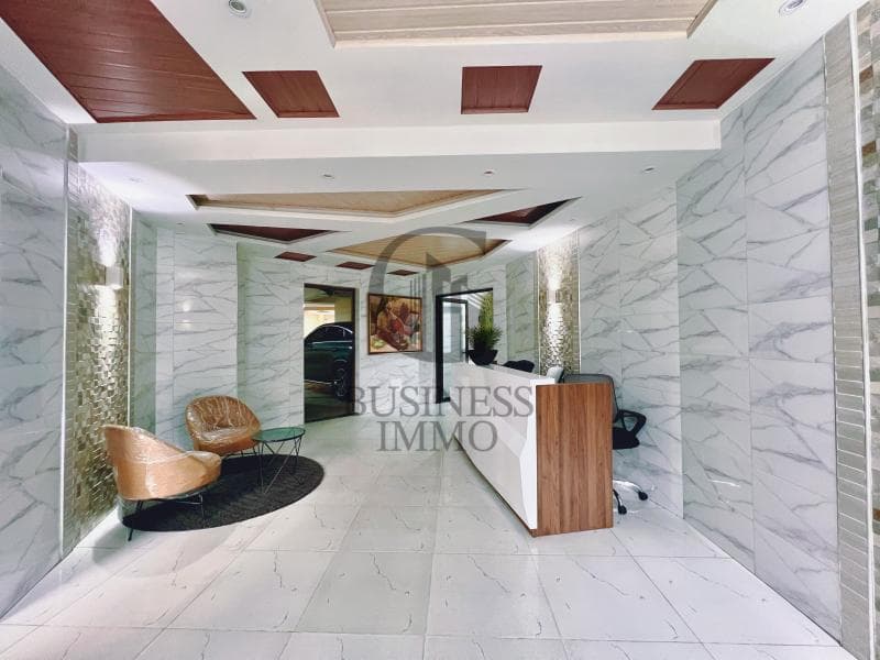 Appartement lumineux 3 chambres avec vue sur le fleuve - Gombe, Kinshasa à Kinshasa 3 3 mediacongo https://www.mediacongo....