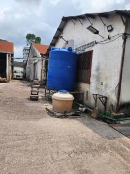 Vignette de Concession avec entrepôts à vendre - Gombe, Kinshasa 1