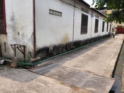 Vignette de Concession avec entrepôts à vendre - Gombe, Kinshasa 2