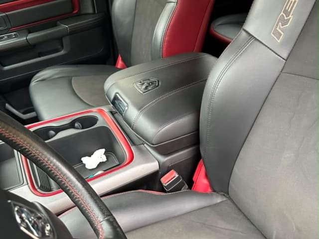 Dodge RAM 2018 - V8 Essence Automatique - Gombe Dodge in Kinshasa 2018 V8 mediacongo RAM Essence https://www.mediacongo.ne...
