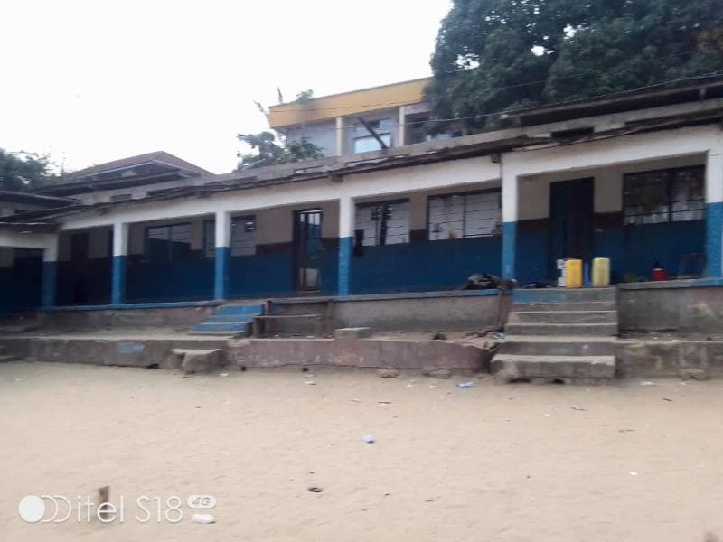 École privée sur terrain de 1800m² - UPN, Ngaliema, Kinshasa à Kinshasa 10 40m x 45m (1800m²) mediacongo https://www.media...