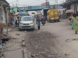 Vignette de Grande parcelle 1 250 m² avec bureaux sur avenue asphaltée - Limete Salongo, Kinshasa 4