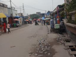 Vignette de Grande parcelle 1 250 m² avec bureaux sur avenue asphaltée - Limete Salongo, Kinshasa 5