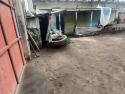 Vignette de Grande parcelle 1 250 m² avec bureaux sur avenue asphaltée - Limete Salongo, Kinshasa 10