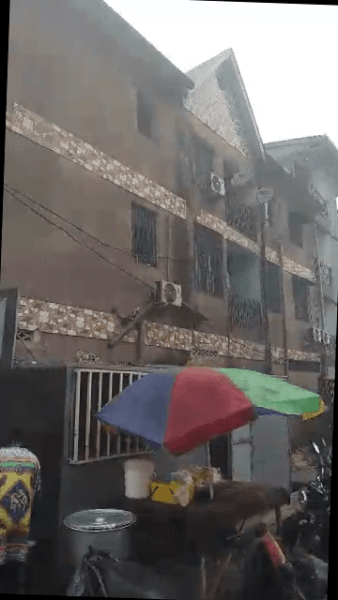 Immeuble de rapport 560m² sur macadam - Ngiri-Ngiri, Kinshasa à Kinshasa 560m² (20x28m) mediacongo https://www.mediacongo....