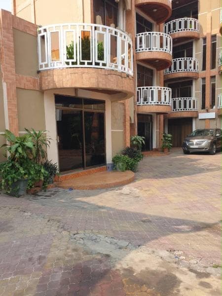 Immeuble de rapport avec plusieurs appartements sur macadam - Mbinza Macampagne, Ngaliema à Kinshasa mediacongo https://ww...