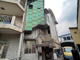 Vignette de Immeuble R+2 avec commerces sur 600 m² - Efobank, N'Sele, Kinshasa 7