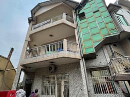 Vignette de Immeuble R+2 avec commerces sur 600 m² - Efobank, N'Sele, Kinshasa 8