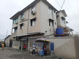 Vignette de Immeuble R+2 avec commerces sur 600 m² - Efobank, N'Sele, Kinshasa 4