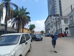 Vignette de Immeuble R+2 avec local commercial et 2 appartements - Gombe, Kinshasa 1