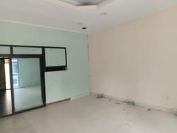 Vignette de Immeuble R+2 avec local commercial et 2 appartements - Gombe, Kinshasa 3
