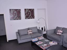 Vignette de Immeuble R+2 avec local commercial et 2 appartements - Gombe, Kinshasa 9
