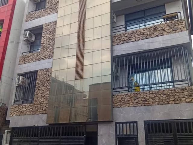 Immeuble R+3 de 11 appartements avec revenu locatif - Commune de Kinshasa in Kinshasa mediacongo 300m² (12m x 25m) https:/...