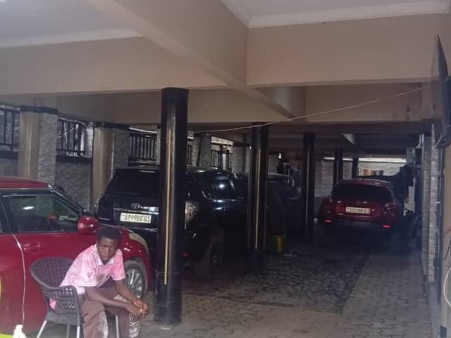 Immeuble R+3 de 11 appartements avec revenu locatif - Commune de Kinshasa in Kinshasa mediacongo 300m² (12m x 25m) https:/...