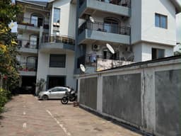 Vignette de Immeuble R+3 de prestige avec 9 appartements et revenu locatif de 20 000$/mois - Gombe, Kinshasa 4