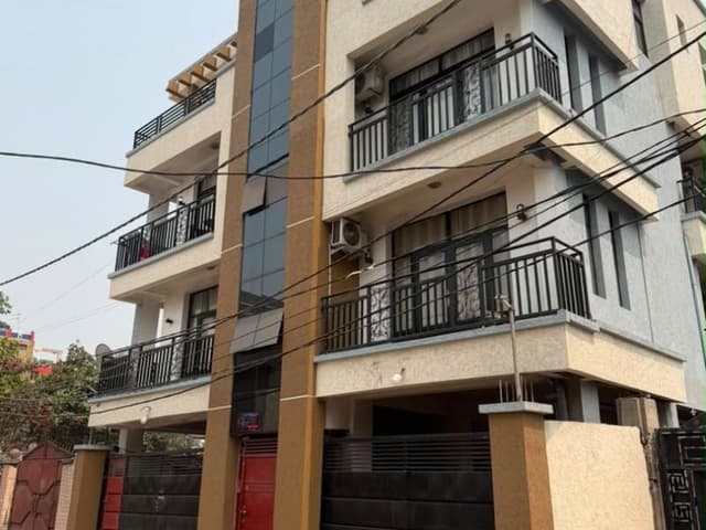 Immeuble R+3 neuf avec revenu locatif de 7 500 $/mois - Kintambo, Kinshasa in Kinshasa mediacongo https://www.mediacongo.n...