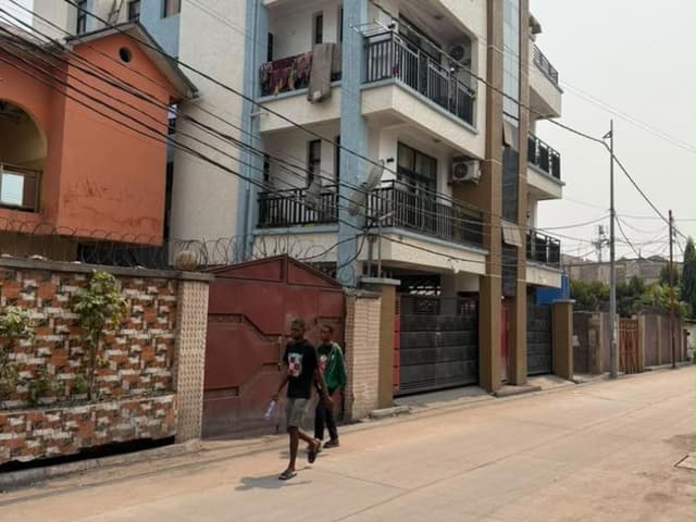 Immeuble R+3 neuf avec revenu locatif de 7 500 $/mois - Kintambo, Kinshasa in Kinshasa mediacongo https://www.mediacongo.n...
