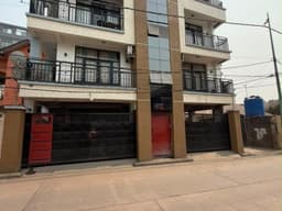 Vignette de Immeuble R+3 neuf avec revenu locatif de 7 500 $/mois - Kintambo, Kinshasa 4
