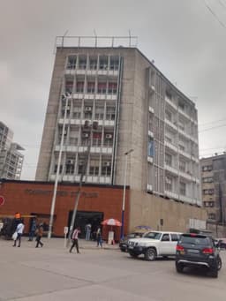 Vignette de Immeuble R+5 sur Boulevard du 30 Juin avec 20 appartements - Gombe, Kinshasa 1