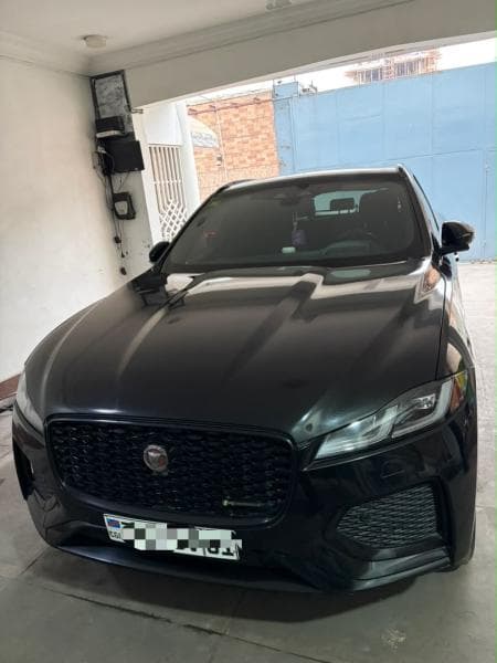 Jaguar F-Pace 2025 - Full options Essence, toit panoramique - Kintambo Jaguar à Kinshasa F-Pace 2025 Essence Automatique m...