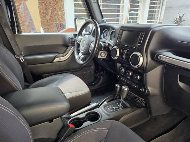 Jeep Wrangler 2017 - Essence Automatique, troc possible - Limete Jeep in Kinshasa 2017 mediacongo Wrangler Essence https:/...