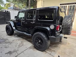 Vignette de Jeep Wrangler 2017 - Essence Automatique, troc possible - Limete 5