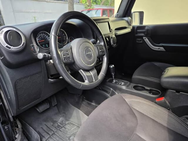 Jeep Wrangler 2017 - Essence Automatique, troc possible - Limete Jeep in Kinshasa 2017 mediacongo Wrangler Essence https:/...