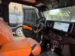 Vignette de Jeep Wrangler 2024 - Tout terrain 4x4 Essence Automatique - Limete 3