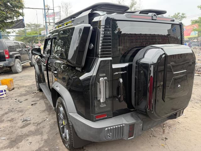 Jetour T2 2025 - Full options toit panoramique - Limete Jetour in Kinshasa 2025 mediacongo T2 Essence https://www.mediacon...