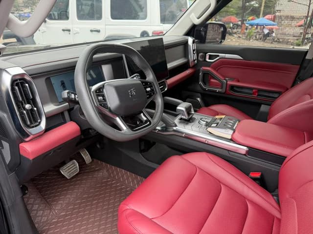 Jetour T2 2025 - Full options toit panoramique - Limete Jetour in Kinshasa 2025 mediacongo T2 Essence https://www.mediacon...